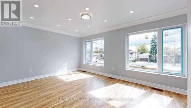 Building Photo - 656 Sheppard Ave W