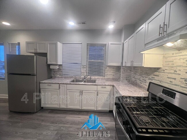 Foto del edificio - 1311 E Columbus Dr