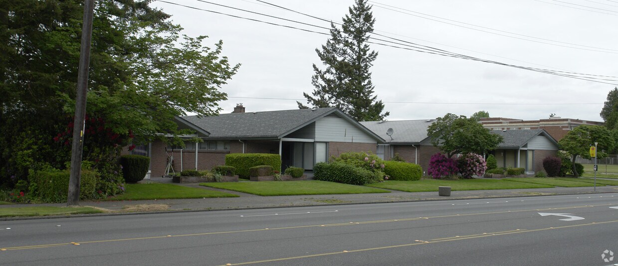 Building Photo - Cascade Manor Apartments