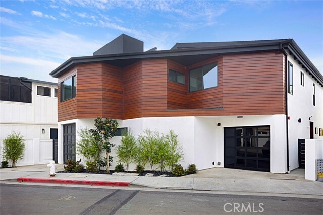 Building Photo - 4017 Channel