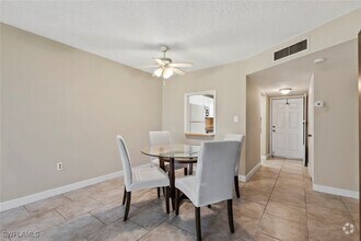 Building Photo - 170 Turtle Lake Ct