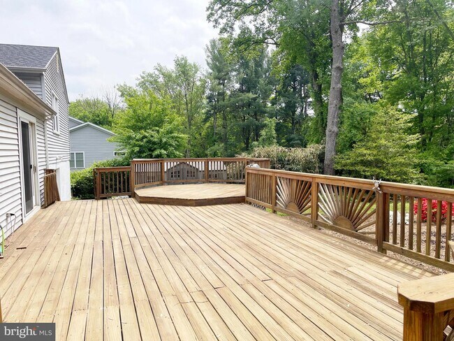 Building Photo - 9725 Cinnamon Creek Dr