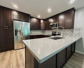 Building Photo - 909 N I St