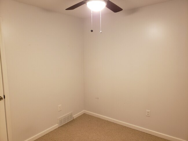 bedroom 2 - 142 Burlington Ave