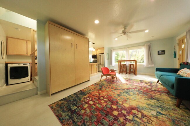 Building Photo - Artsy Studio in Westhaven with Attic Bedroom