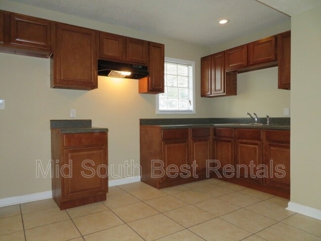 Building Photo - 4106 Chippewa Rd