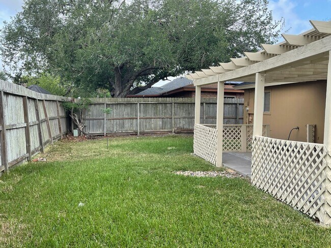 Building Photo - 5217 Tartan Dr