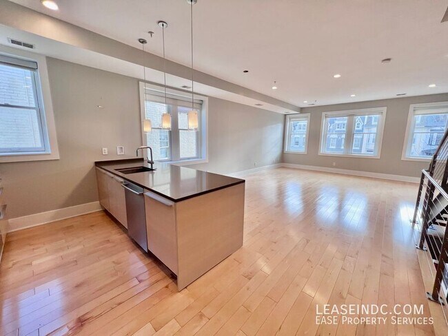 Foto del edificio - 2619 Garfield St NW