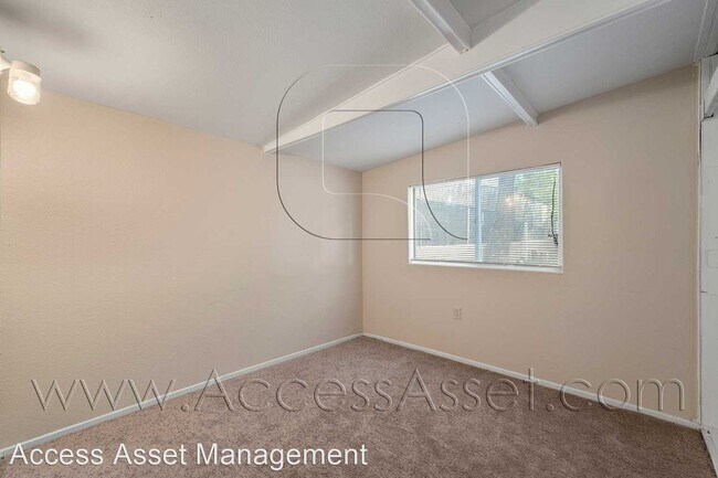 Building Photo - 3 br, 1 bath House - 32860 Wildomar Rd