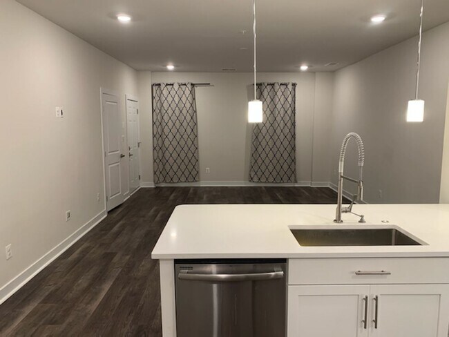 Building Photo - HERNDON - Coming Soon *3262 Woodland Park Rd Unit #3E *