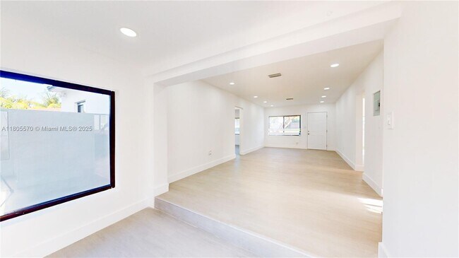 Foto del edificio - $3,990MONTHLY;355 NE 111TH ST MIAMI, FL 33161
