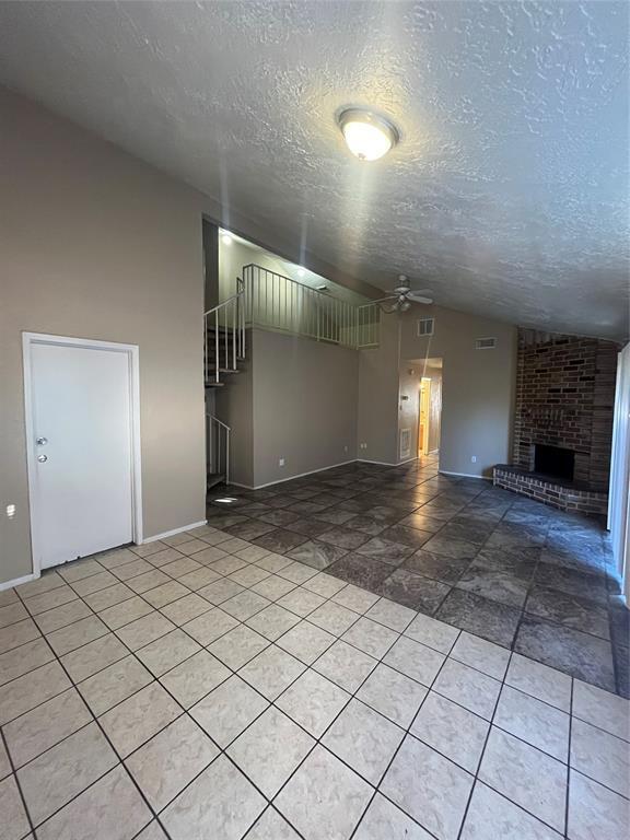 Foto del edificio - 6621 Greenyard Dr