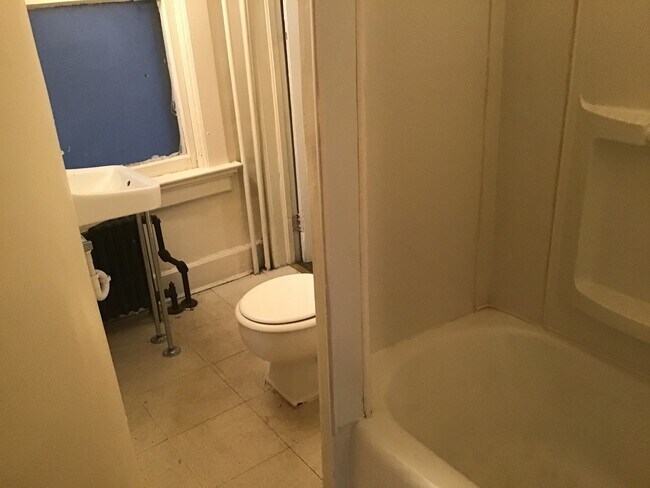 Building Photo - 1120-22 W Hadley St