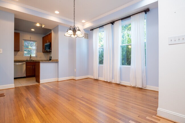 Foto del edificio - 500 Longfellow St NW