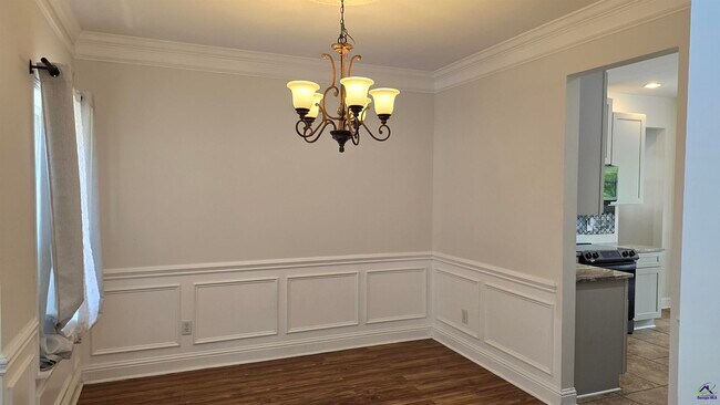 Foto del edificio - 235 West Springs Drive