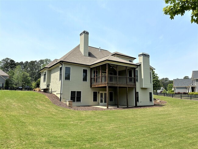 Back of House - 2980 Fallwood Dr NW