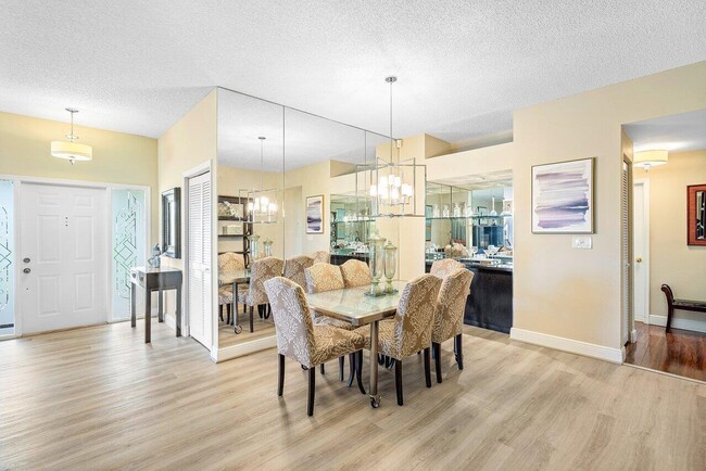 Building Photo - 5070 Lake Catalina Dr