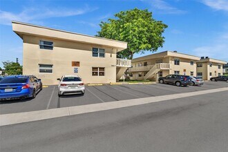 Building Photo - 3660 SW 60th Ave