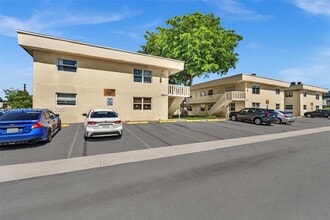 Building Photo - 3660 SW 60th Ave