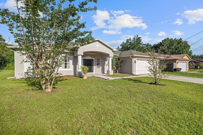 Building Photo - 32 Roxton Ln