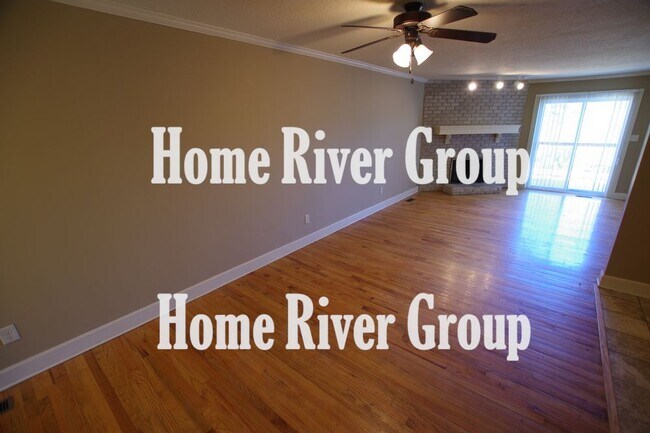 Foto del edificio - 3 Bed 2 Bath Duplex in Northland Available