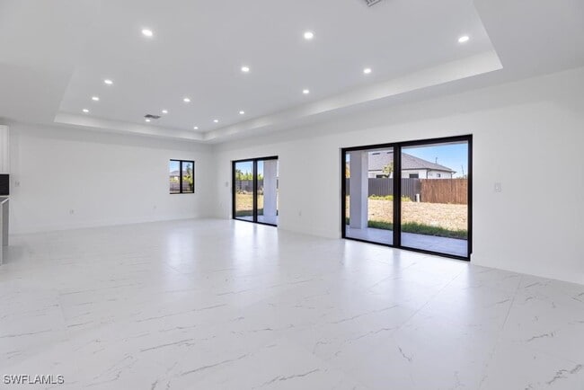 Building Photo - 1111 SW Embers Terrace