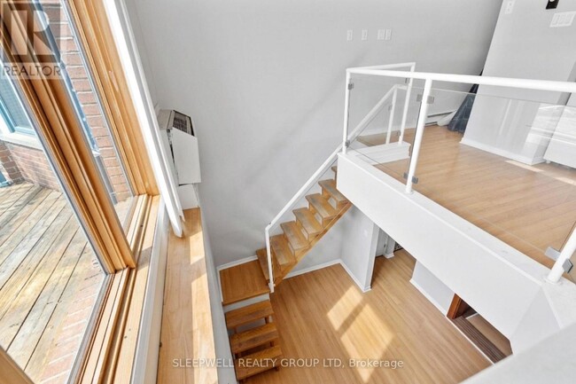 Building Photo - 226 Rue Wilbrod St