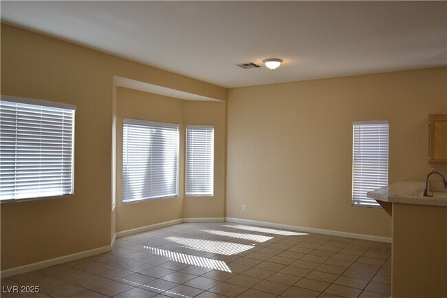 Foto del edificio - 1691 Home Ct