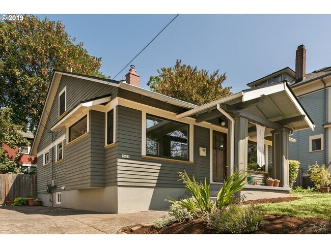 Foto del edificio - Inviting Home with Modern Appliances & Spa...
