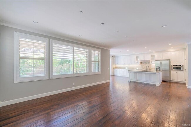 Building Photo - 93 Coleridge