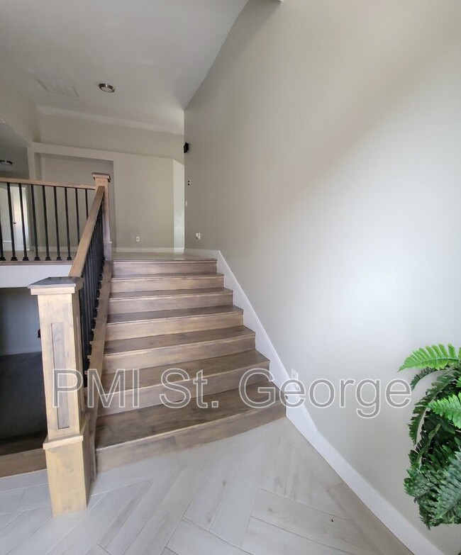 Foto del edificio - 1065 Canyon St