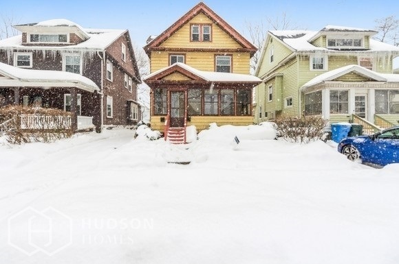 Primary Photo - 53 Finch St