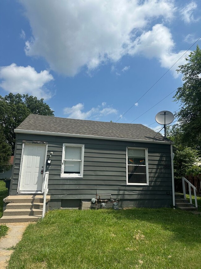 Building Photo - 4510 E 16th St