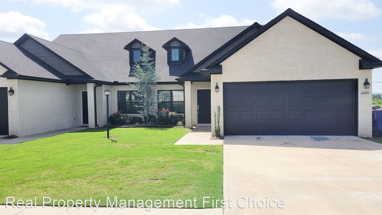 Foto principal - 3 br, 2.5 bath House - 6809 Maribette Rd, ...