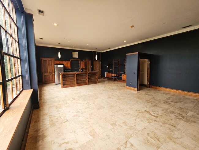 Photo - 1000 E M L King Blvd Townhome