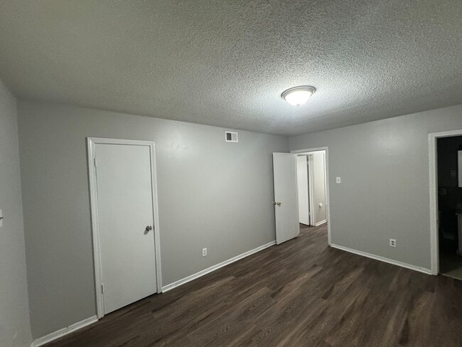 Foto del edificio - 3402 Sunnyfield Cove