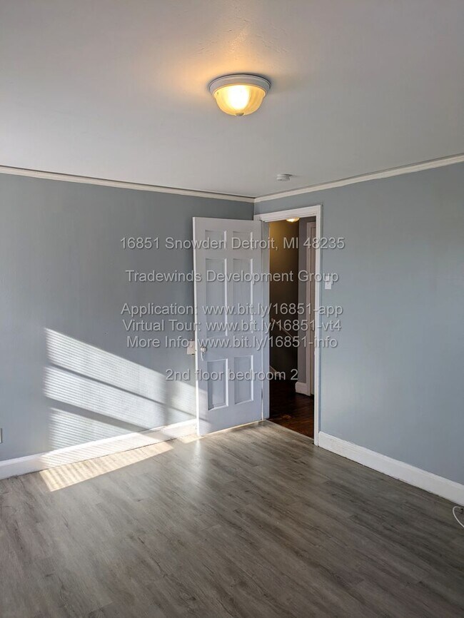 Foto del edificio - 16851 Snowden St