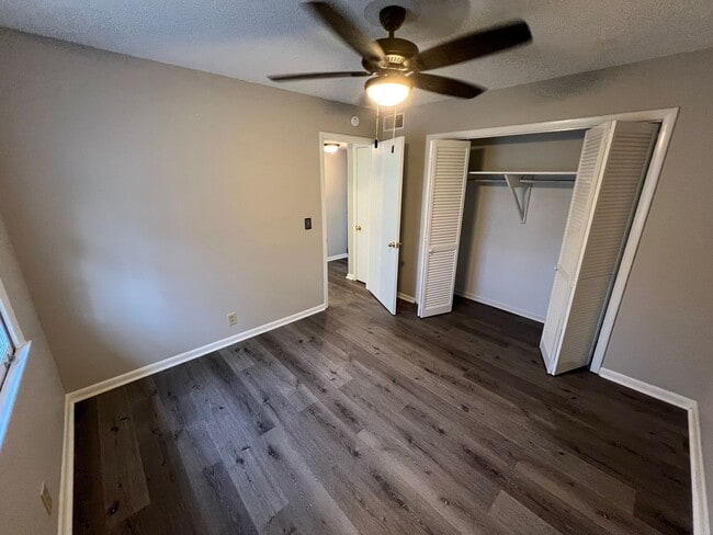 Building Photo - 1 bedroom 1 bath. cute and cozy!  REDUCED ...
