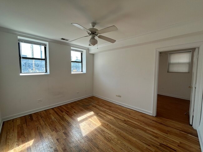 Building Photo - 3700 N Sheffield Ave