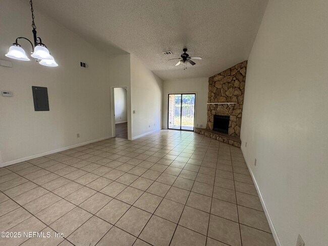 Foto del edificio - 4255 Windergate Dr