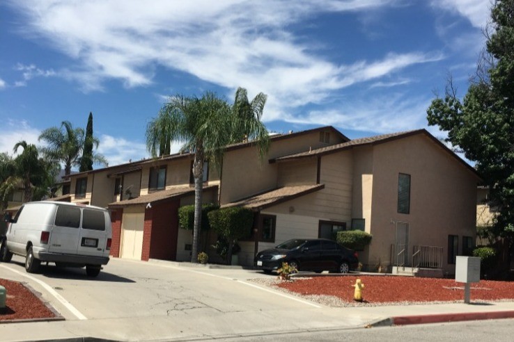 apartamento al frente - 660 Woodcrest Dr