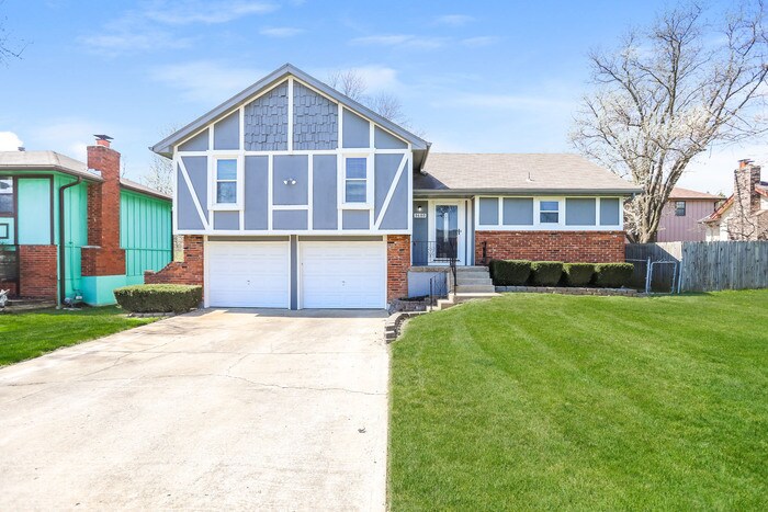 Primary Photo - 3 bdrm, 2 bath split entry move in ready!