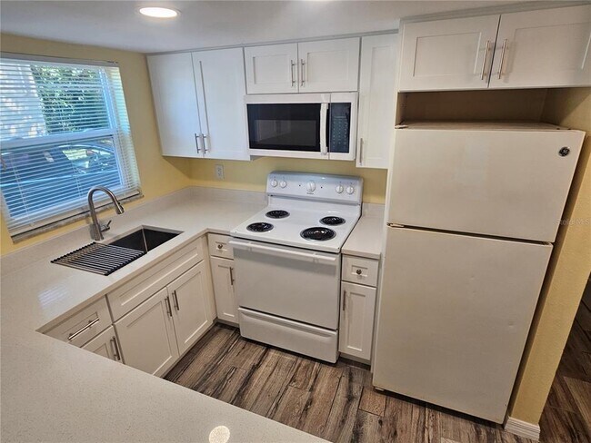 Foto del edificio - 2045 Alpine Rd