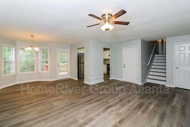 Building Photo - 732 Newport Dr