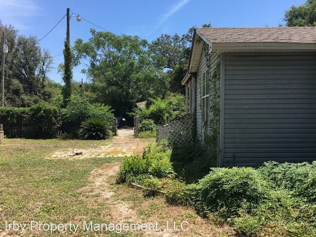 Building Photo - 3 br, 1 bath House - 128 Garfield Drive