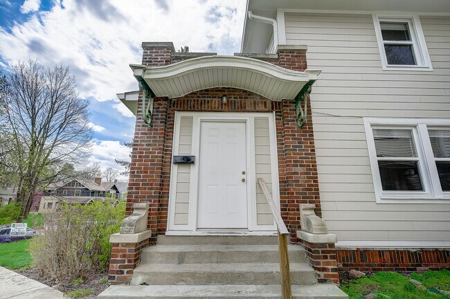 Foto del edificio - 4010 Carrollton Ave