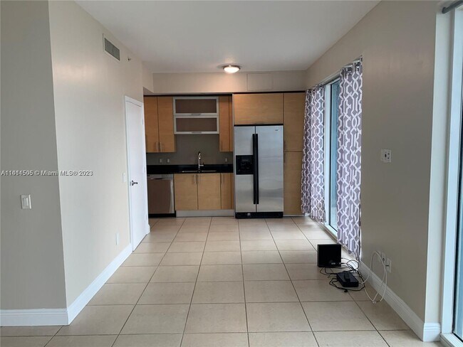 Foto del edificio - 60 SW 13th St
