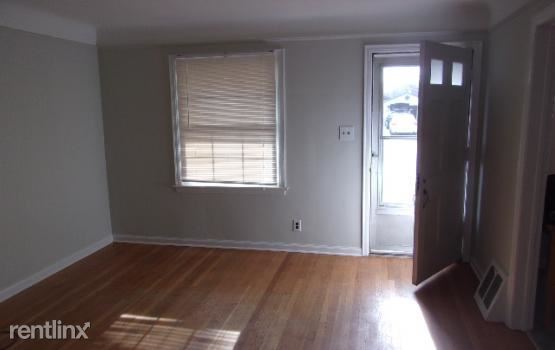 Building Photo - 2 br, 1 bath House - 950 Detroit Ave