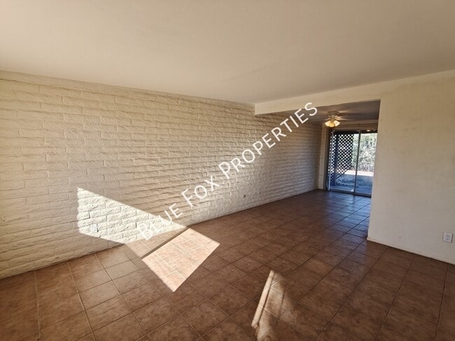 Building Photo - 3755 S Amos Pl