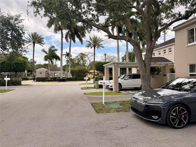 Foto del edificio - 5570 SW 70th Pl S
